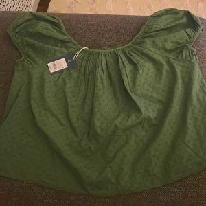 NWT universal thread women’s puff cap sleeve top - universal threads